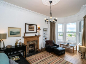 Pass the Keys Quiet 2Beds flat with High Ceilings and Great Views